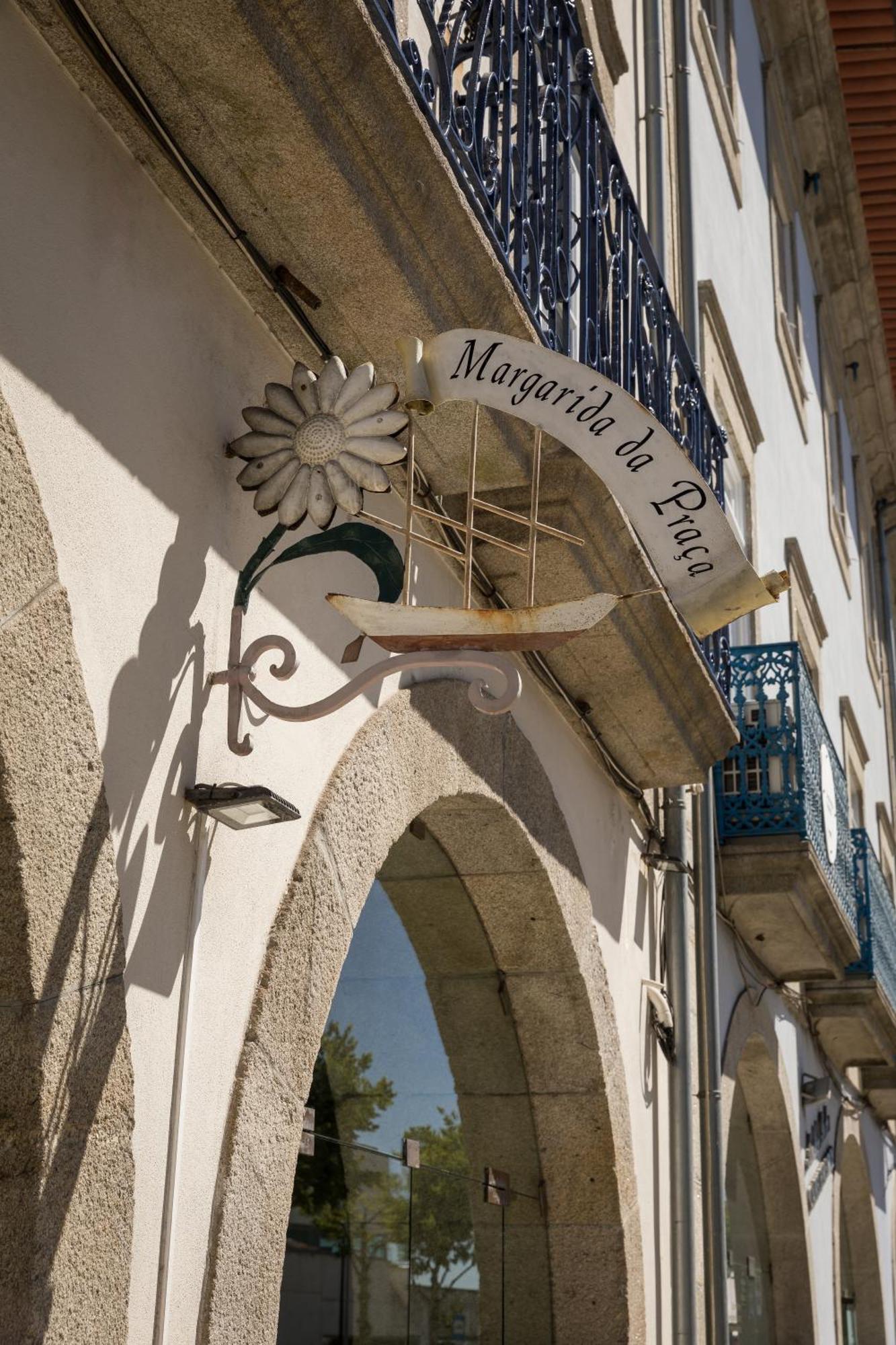 Hotel Margarida Da Praca Viana do Castelo Buitenkant foto